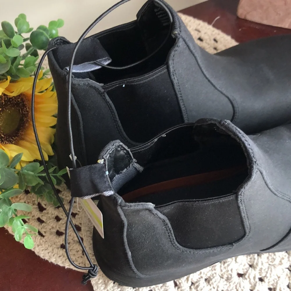 Eddie Bauer Men’s Black Chelsea Boots